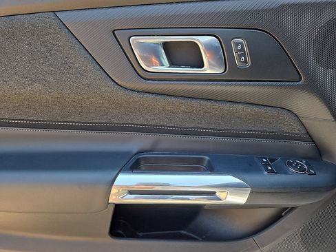 Used 2025 Ford Mustang Coupe RWD image 18