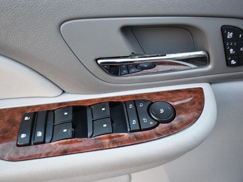 Used 2009 Chevrolet Avalanche LTZ image 39