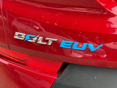 Used 2022 Chevrolet Bolt EUV Premier w/ Sun & Sound Package FWD image 35