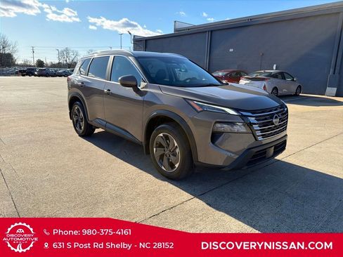 Certified 2025 Nissan Rogue SV w/ SV Premium Package image 5