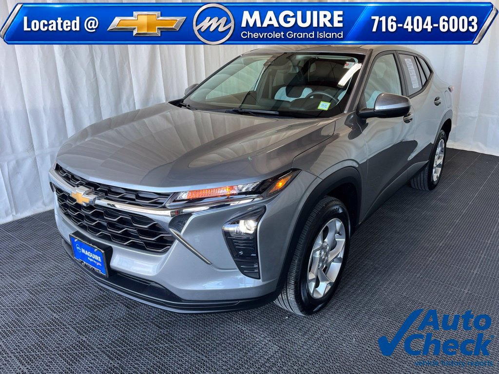 Used 2024 Chevrolet Trax LS w/ LS Convenience Package FWD image 1