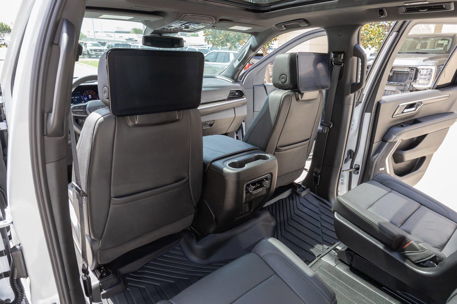 Used 2026 Chevrolet Tahoe Z71 w/ Z71 Off-Road Package AWD/4WD image 44