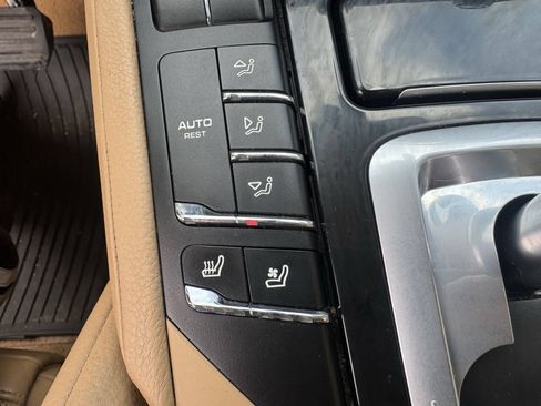 Used 2011 Porsche Cayenne AWD/4WD image 22