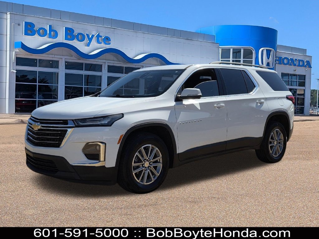 Used 2023 Chevrolet Traverse LT FWD image 1