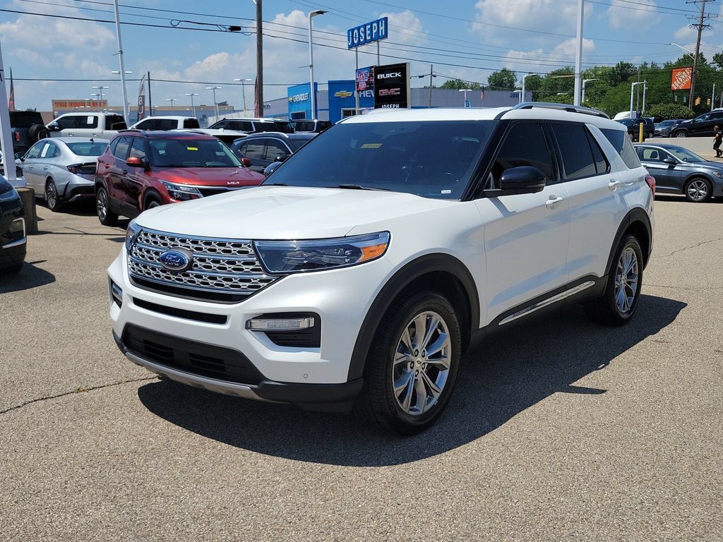 Used 2022 Ford Explorer Limited w/ Equipment Group 301A AWD/4WD image 2