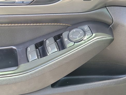 Used 2019 Chevrolet Traverse Premier w/ Redline Edition FWD image 17