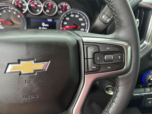 Used 2022 Chevrolet Silverado 1500 LT AWD/4WD image 22