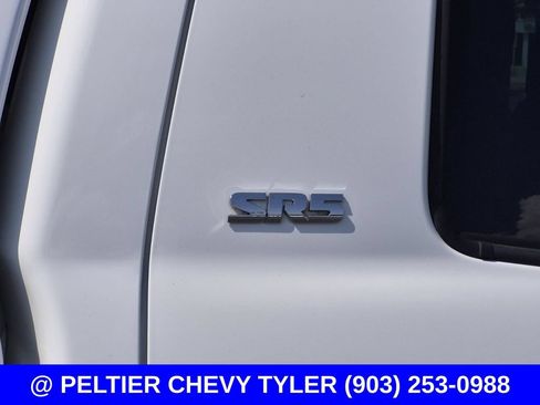 Used 2017 Toyota Tundra SR5 w/ SR5 Upgrade Package RWD image 10