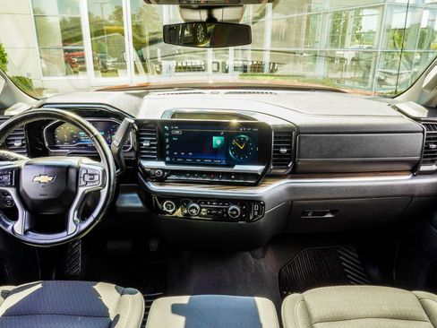 Used 2023 Chevrolet Silverado 1500 LT AWD/4WD image 5