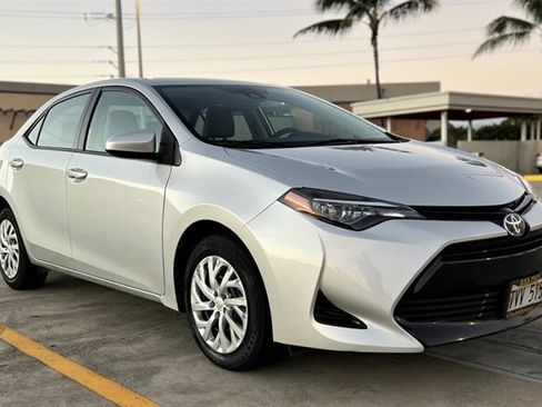 Used 2017 Toyota Corolla LE FWD image 7