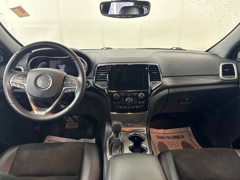 Used 2019 Jeep Grand Cherokee Laredo w/ Laredo X Package RWD image 25