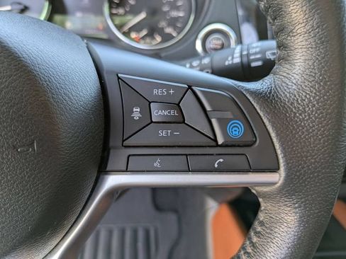 Used 2019 Nissan Rogue SL w/ Premium Package AWD/4WD image 10
