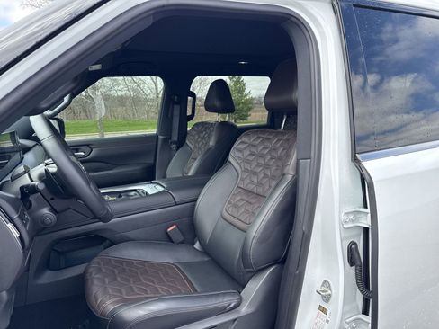 Used 2026 Nissan Armada Platinum Reserve AWD/4WD image 10