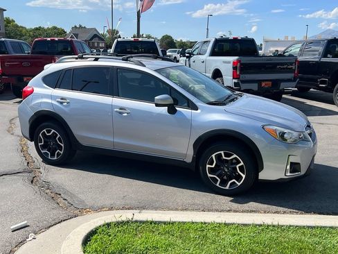 Used 2017 Subaru Crosstrek 2.0i Premium AWD/4WD image 6