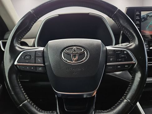 Used 2021 Toyota Highlander XLE FWD image 30