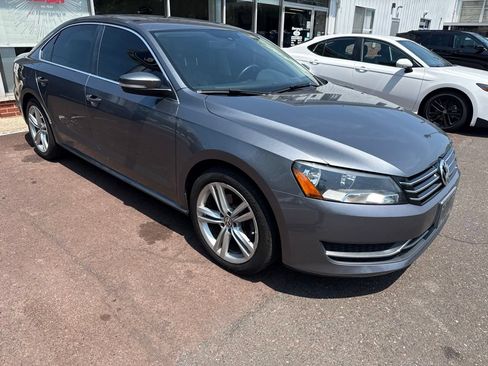 Used 2014 Volkswagen Passat 1.8T SE FWD image 3