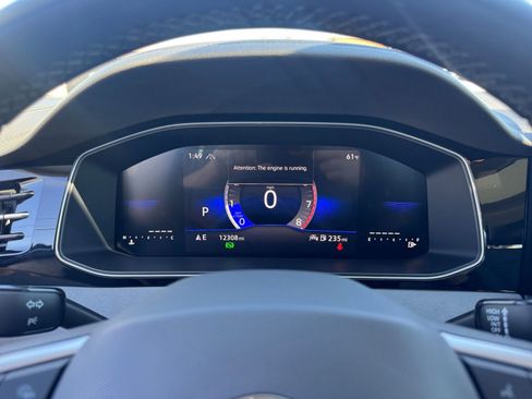 Used 2025 Volkswagen Jetta SE image 38