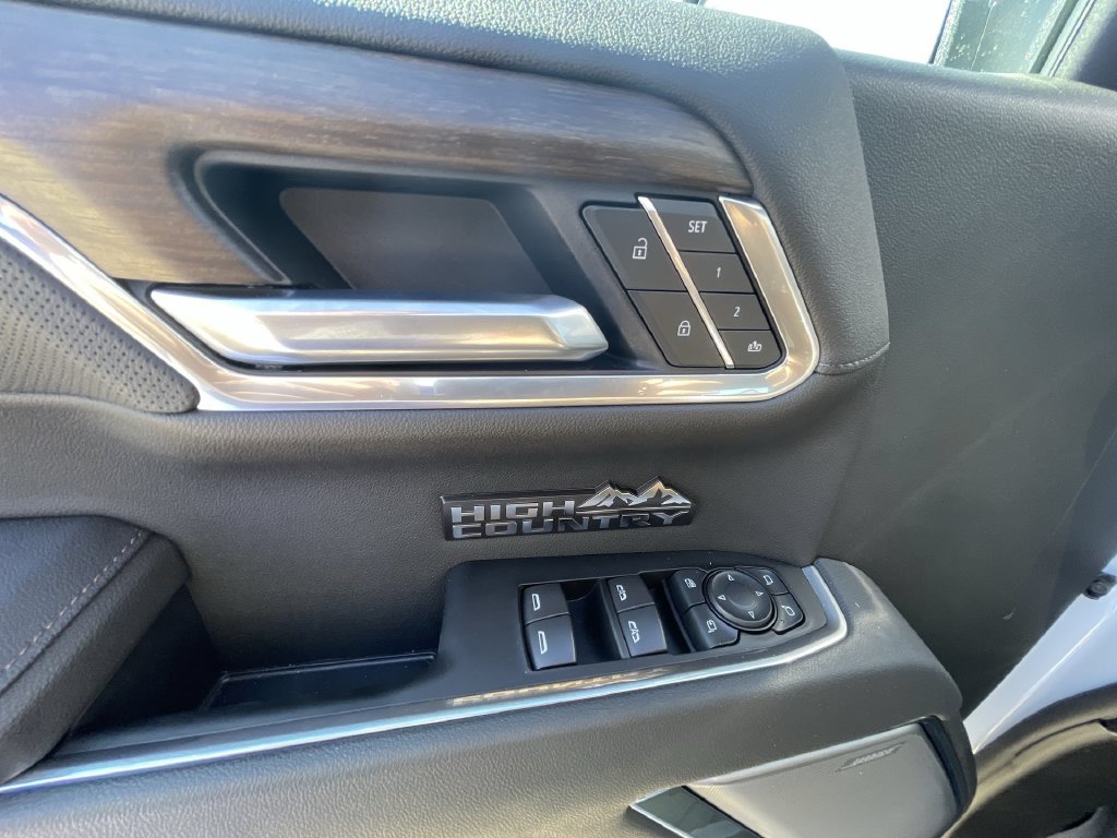 Used 2026 Chevrolet Silverado 1500 High Country AWD/4WD image 24