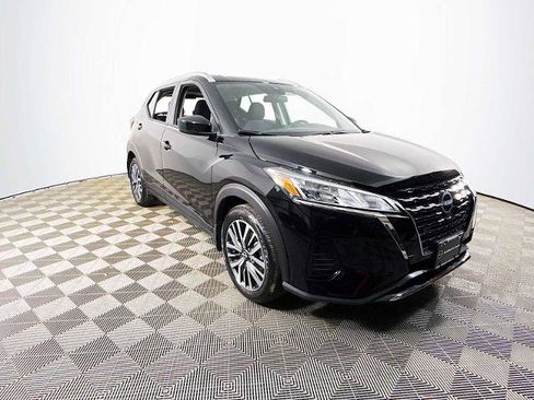 Certified 2024 Nissan Kicks SV image 2