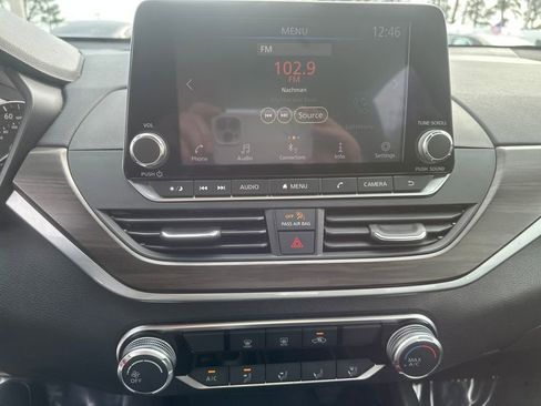 Used 2024 Nissan Altima 2.5 SV image 10