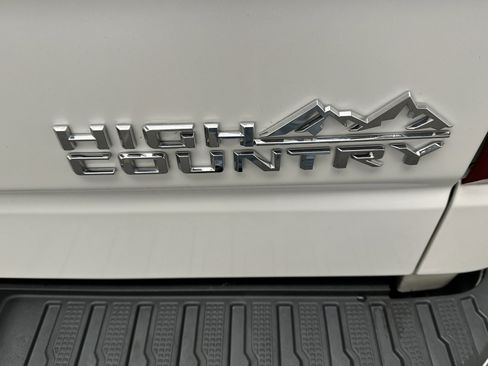 Used 2019 Chevrolet Silverado 1500 High Country w/ Z71 Off-Road Package image 16