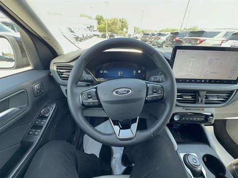 Certified 2023 Ford Escape Platinum w/ Premium Technology Package AWD/4WD image 15