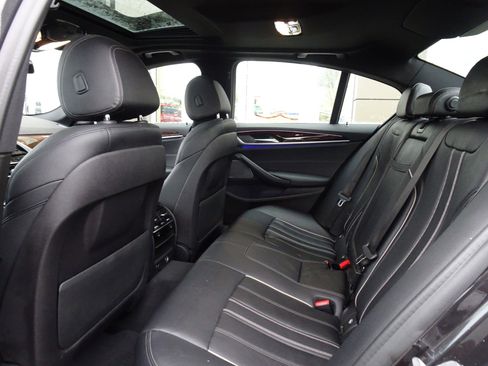 Used 2019 BMW 530e xDrive w/ Convenience Package image 15