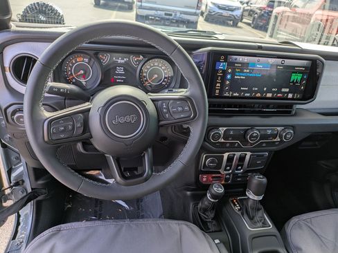 Used 2025 Jeep Wrangler Sport AWD/4WD image 27