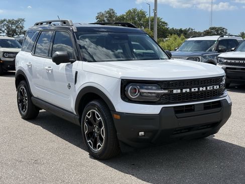 New 2025 Ford Bronco Sport Outer Banks w/ Outer Banks Tech Package+ AWD/4WD image 1