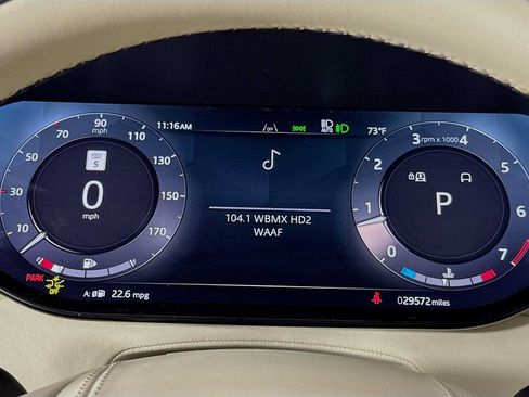 Used 2024 Land Rover Range Rover SE AWD/4WD image 12