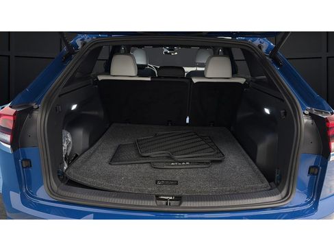 Used 2025 Volkswagen Atlas Cross Sport SEL Premium R-Line image 28