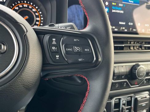 Used 2024 Jeep Wrangler Unlimited Rubicon image 36