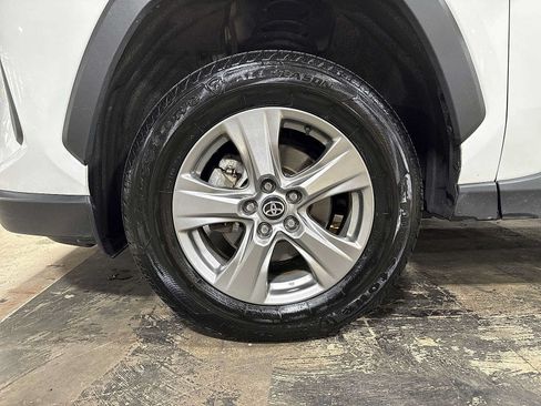 Used 2025 Toyota RAV4 XLE AWD/4WD image 10