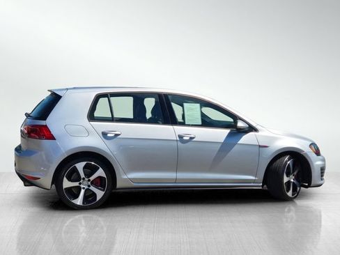 Used 2017 Volkswagen GTI SE FWD image 3