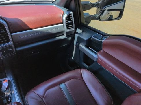 Used 2022 Ford F350 Platinum AWD/4WD image 21