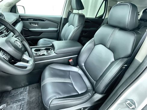New 2025 Honda Pilot EX-L image 19