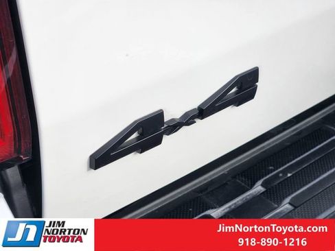 Used 2025 Toyota Tacoma TRD Sport image 13