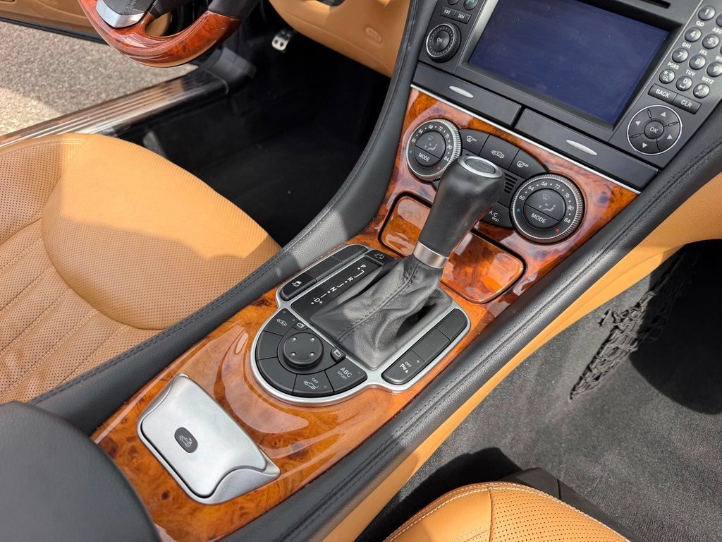 Used 2012 Mercedes-Benz SL 550 image 33