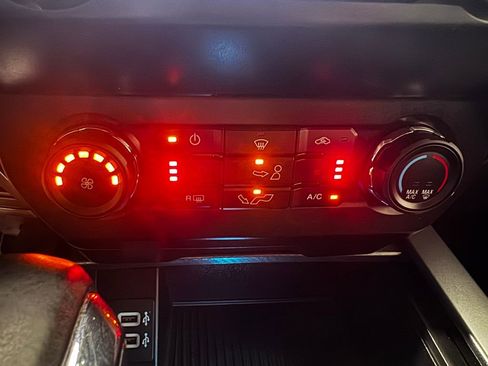 Used 2020 Ford F150 XLT w/ Equipment Group 302A Luxury image 32