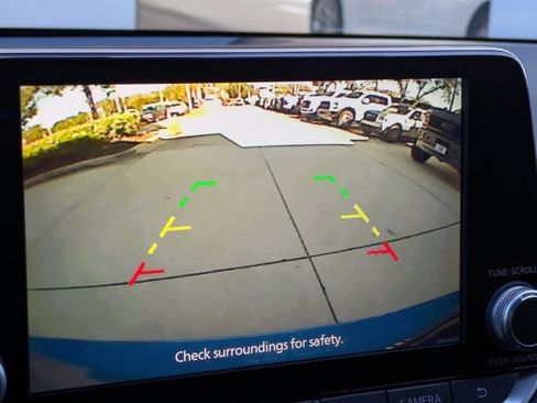 Used 2022 Nissan Sentra SR w/ Electronics Package image 26