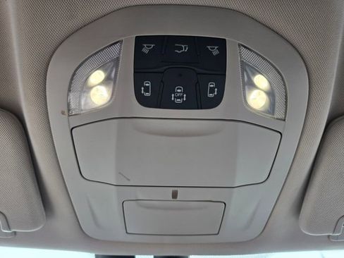 Used 2022 Chrysler Pacifica Touring-L FWD image 22