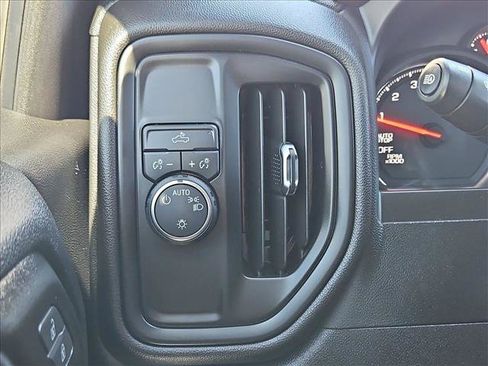 Certified 2025 Chevrolet Silverado 1500 Custom w/ Turbomax Blackout Package RWD image 17