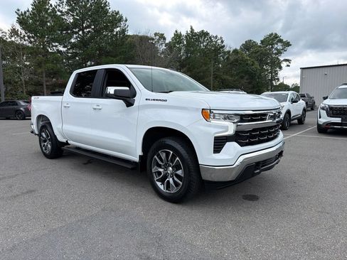 Used 2024 Chevrolet Silverado 1500 LT AWD/4WD image 6