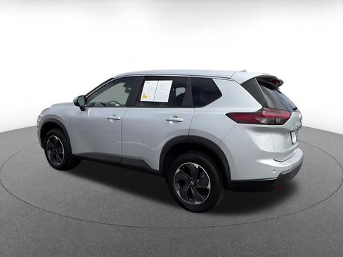 Used 2025 Nissan Rogue SV AWD/4WD image 10