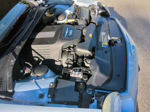 Used 2004 Ford Thunderbird image 40