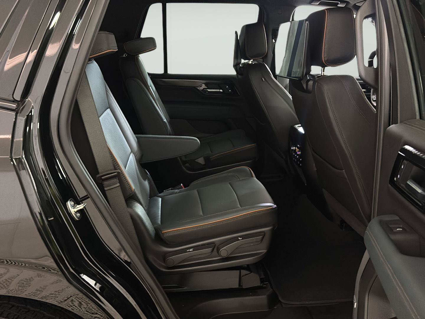 Certified 2026 GMC Yukon AT4 w/ AT4 Premium Plus Package AWD/4WD image 19