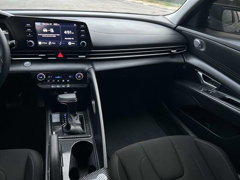Used 2023 Hyundai Elantra SEL image 17