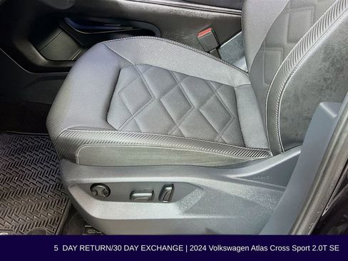 Used 2024 Volkswagen Atlas Cross Sport SE image 22