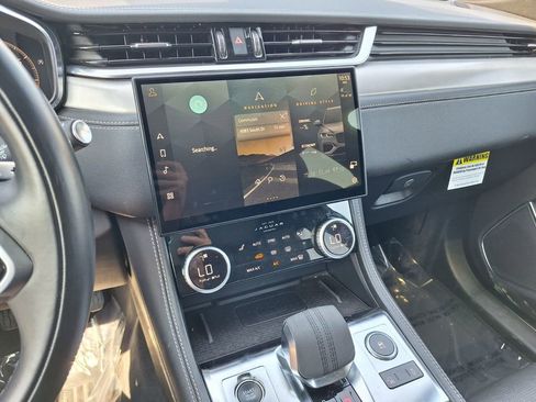 Used 2024 Jaguar F-PACE R-Dynamic S image 14