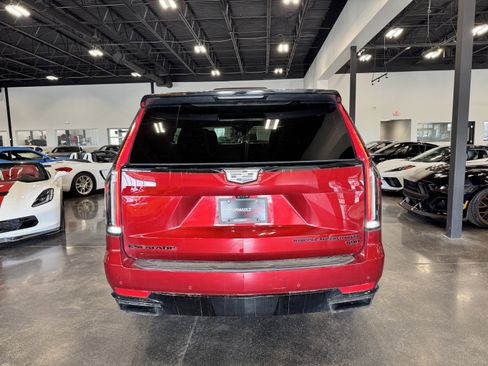 Used 2024 Cadillac Escalade Sport w/ LPO, ONYX Package image 25